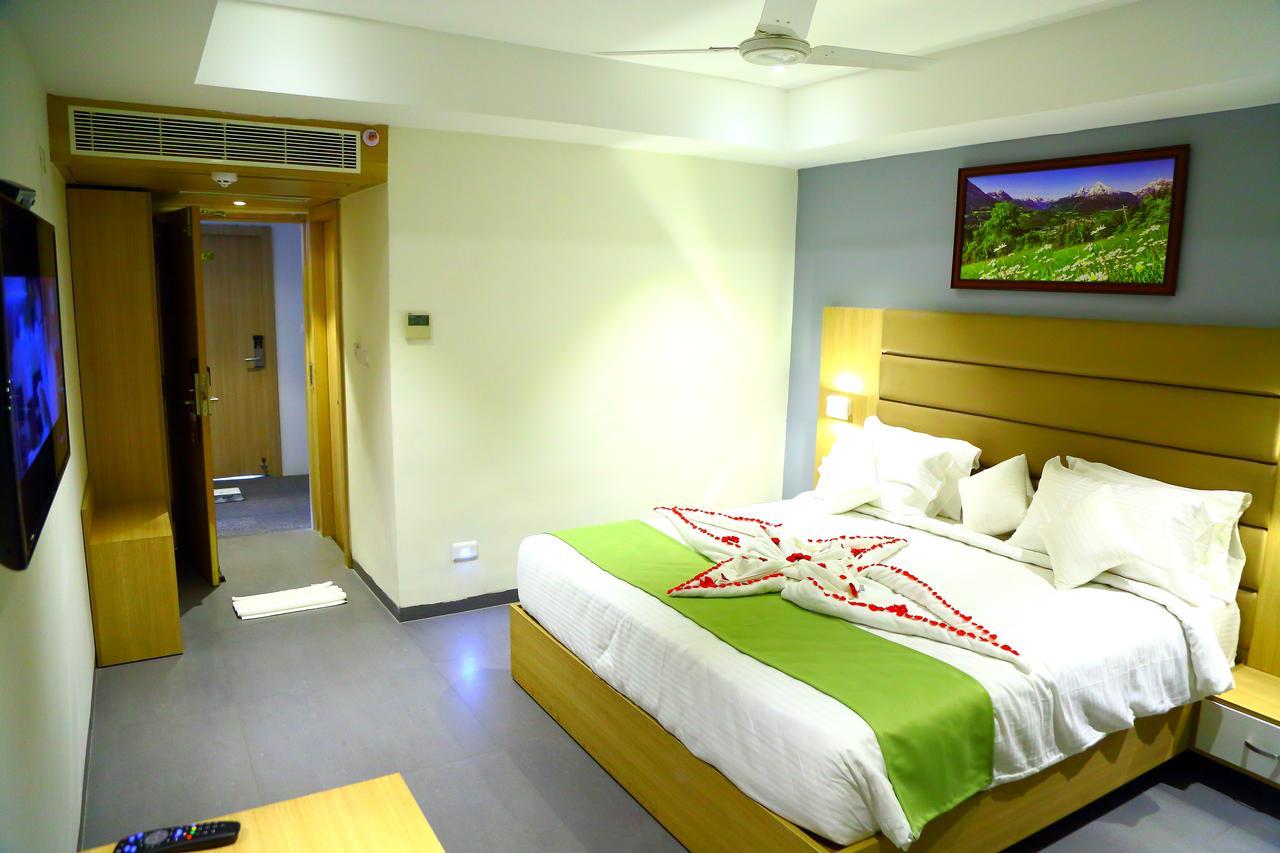 Abhayaa Hotel Visakhapatnam Exterior photo